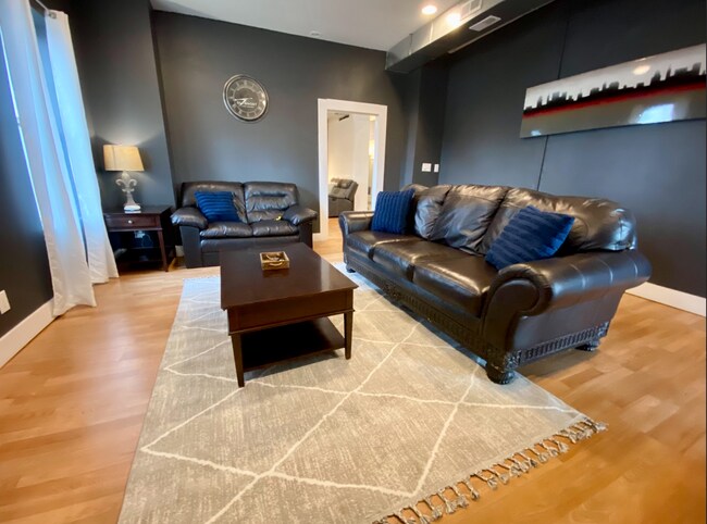 Foto del edificio - 2630 W Burnett Ave