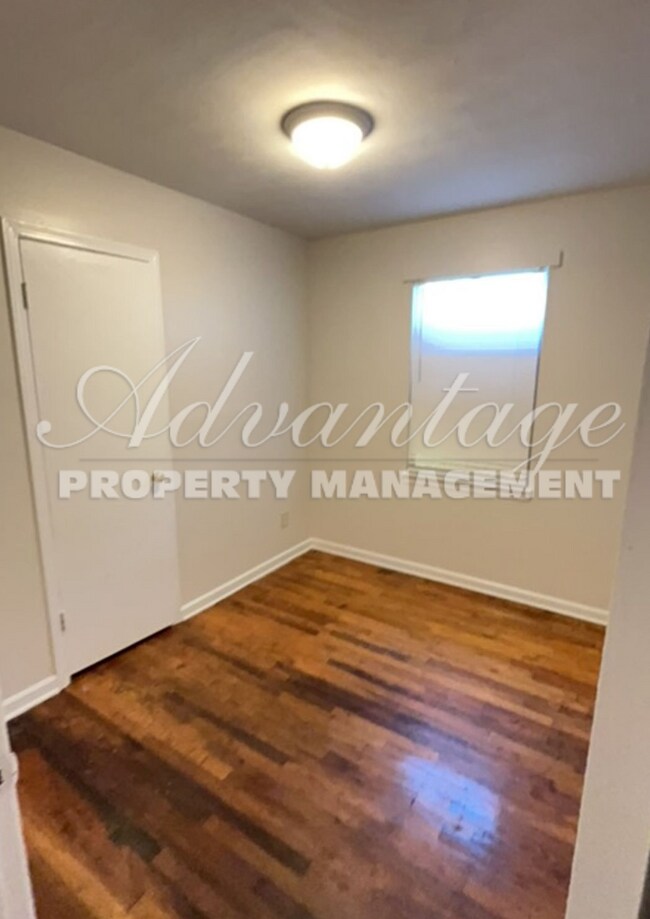 Building Photo - Newly renovated home in Frayser