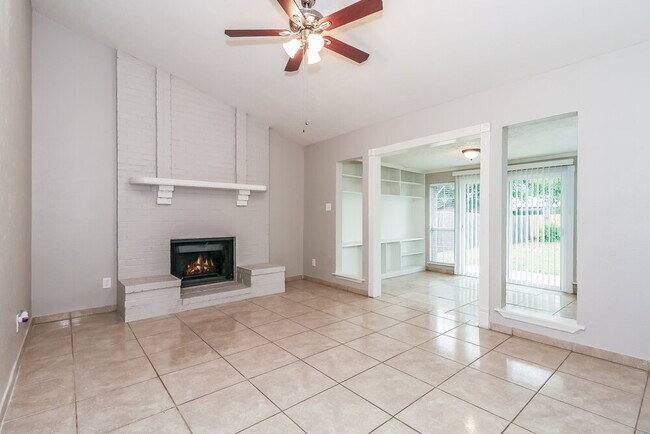 Foto del edificio - 7529 Ashwood Cir