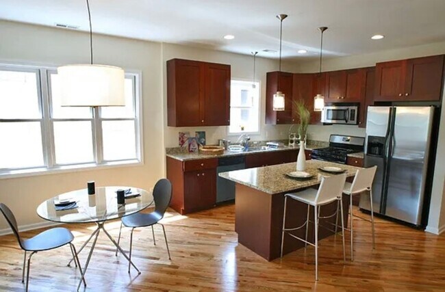 Foto del edificio - 7234 N Bell Ave