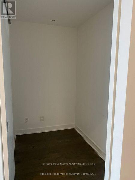 Building Photo - 25 Richmond St E