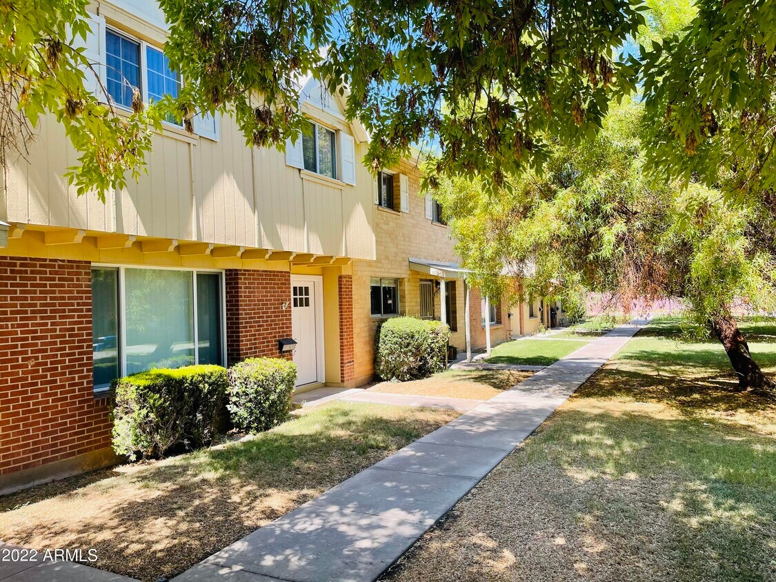3807 S Mill Ave, Tempe, AZ 85282 Townhouse for Rent in Tempe, AZ