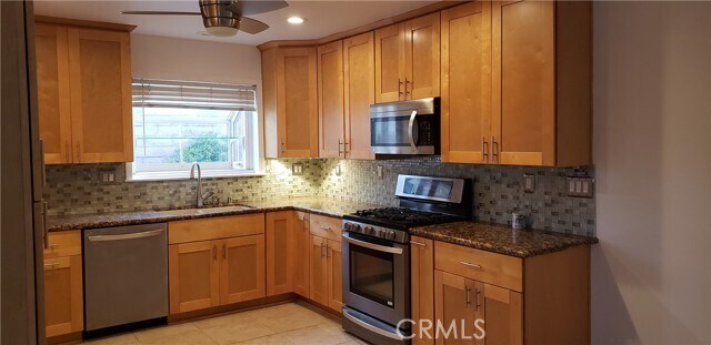 Foto del edificio - 14969 Sandalwood Ln