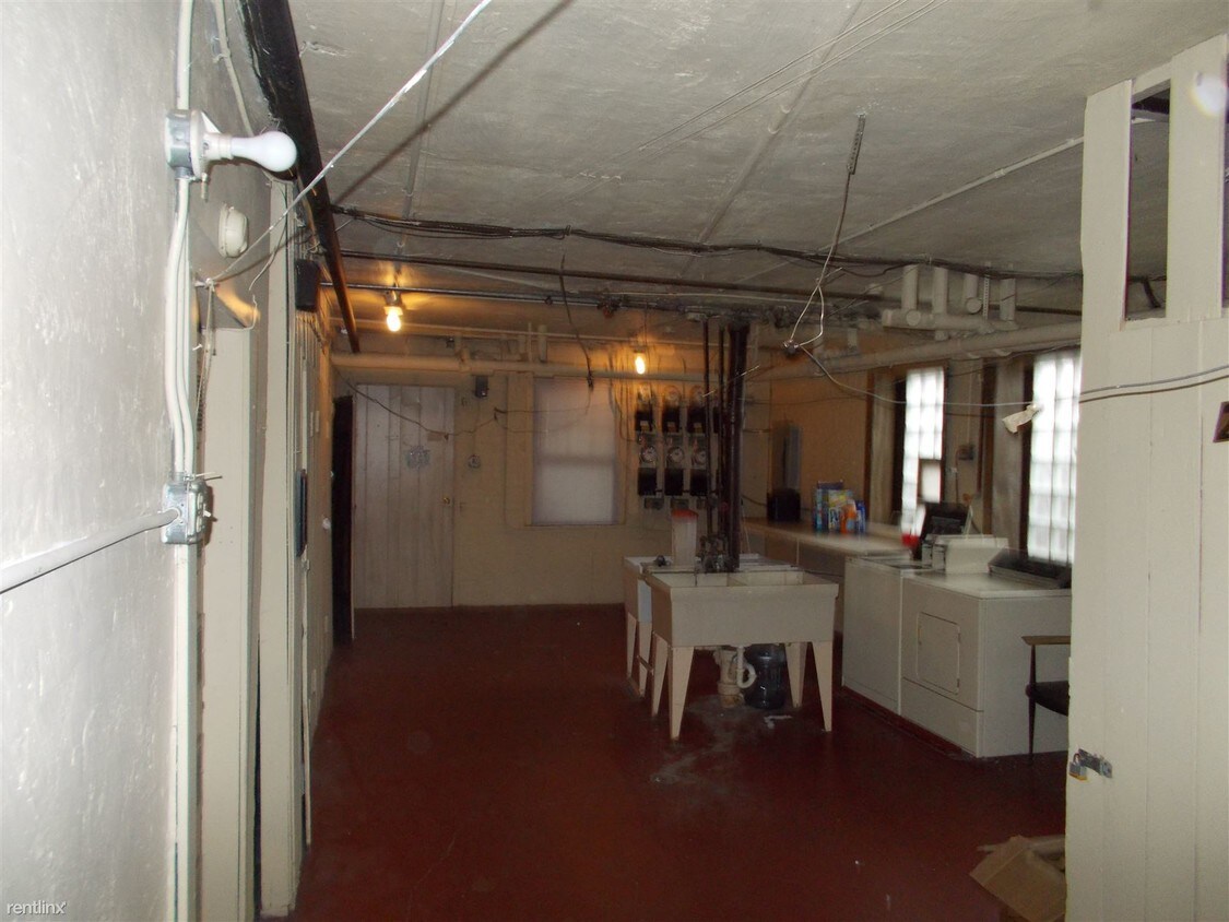 Building Photo - 1639 La Porte Ave