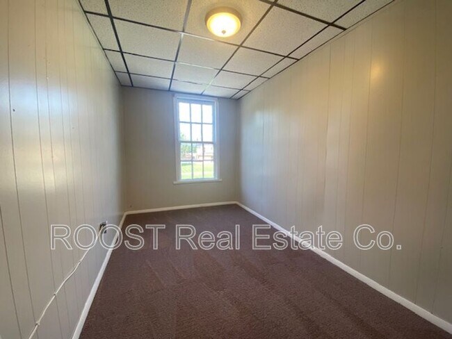 Foto del edificio - 22-22 S Twin St