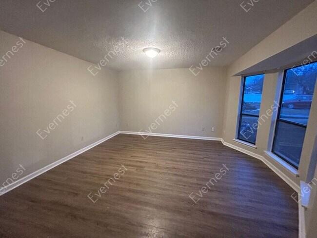 Foto del edificio - 5406 Notting Hill Rd