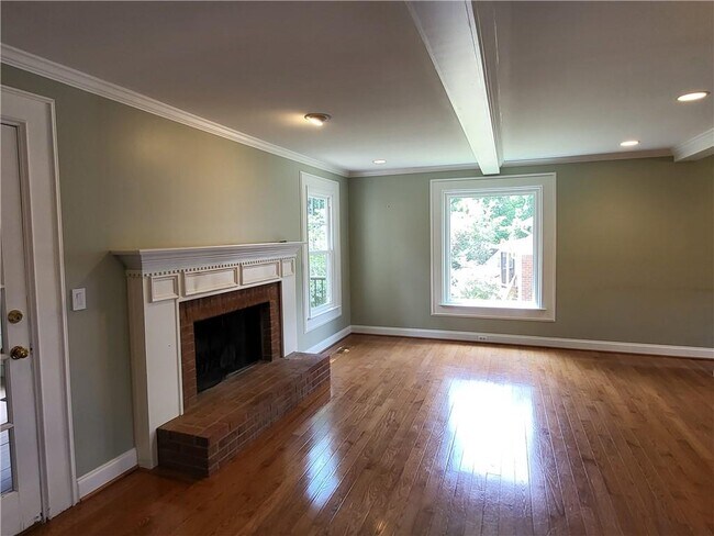 Foto del edificio - 2551 Tanager Ct NE