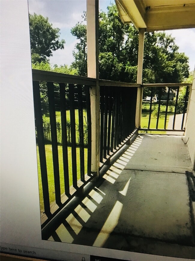 Building Photo - 513 Cypress Dr