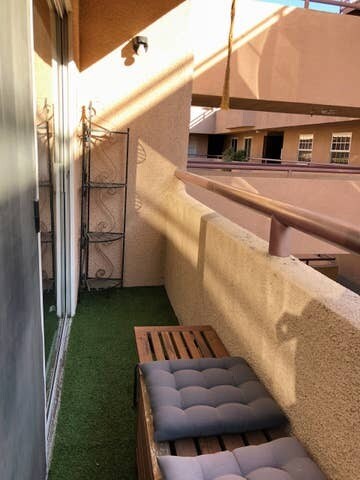 Balcony - 918 College W St