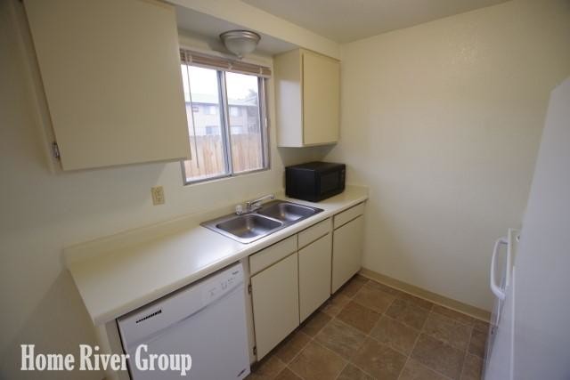 Building Photo - 2 bedroom in Nampa ID 83686