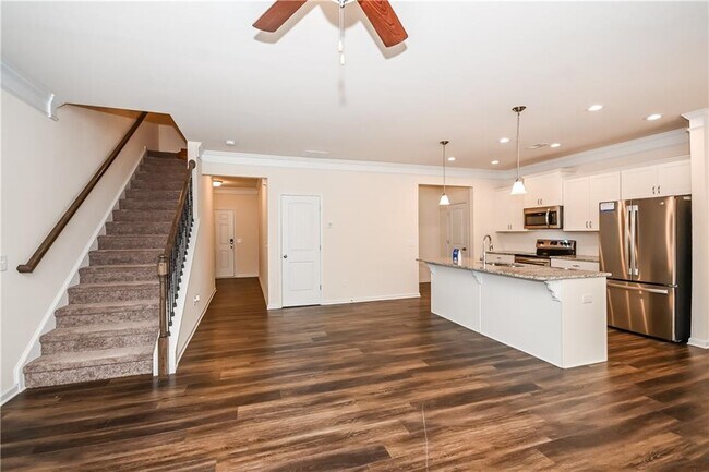 Building Photo - 495 Crescent Woode Dr