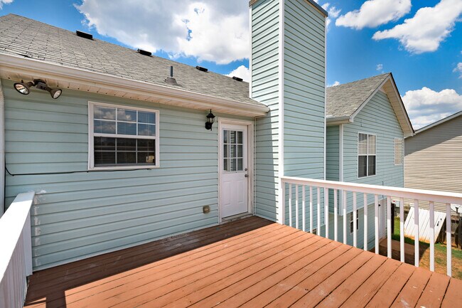 Photo - Coing Soon 2/25/26) Impressive 4 Bed, 3 Bath with Home Office!