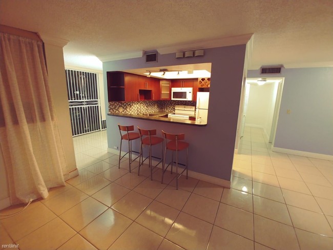 Foto del edificio - 9400 W Flagler St