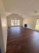 Building Photo - 203 Ashley Ln