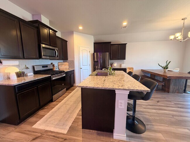 Foto del edificio - 2765 Excelsior Blvd