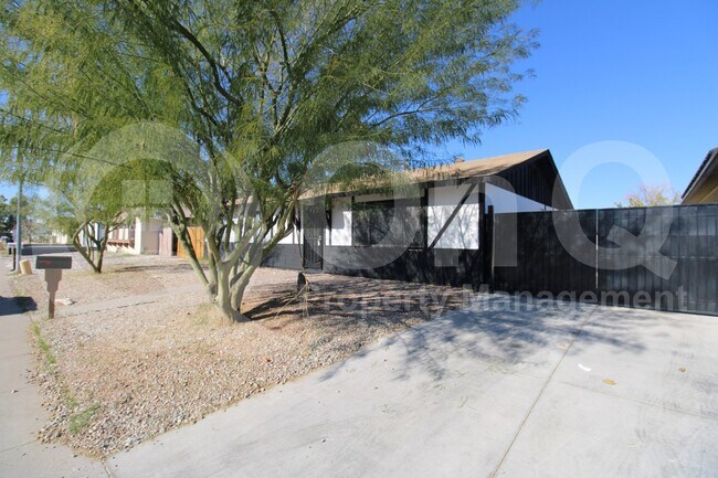 Photo - 5334 W Mauna Loa Ln House