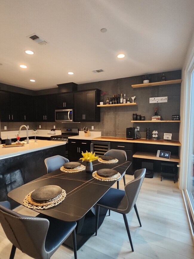 Building Photo - 17445 Deep Sea Dr