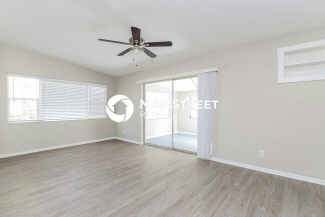 Foto del edificio - 3 Bedroom Pet-Friendly Home in Sarasota, FL with Main Street Renewal