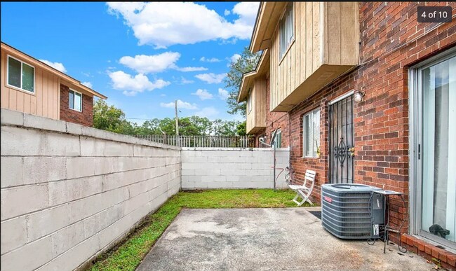Building Photo - 100 Lewis Dr
