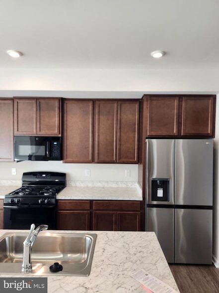 Building Photo - 30 Sage Wy