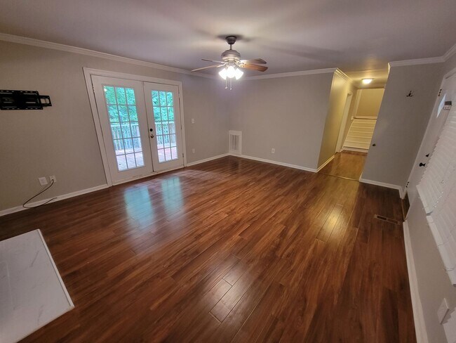 Foto del edificio - 3 Bed, 2 Bath Home Available in Greenville