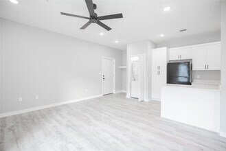 Building Photo - 2101 Reinke Rd