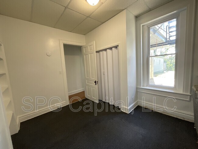 Foto del edificio - 948 E Market St