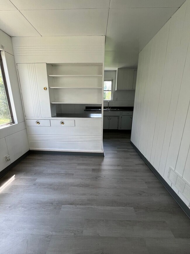 Building Photo - Two Bedroom Single Family Home