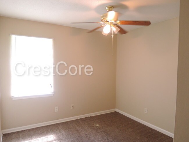 Building Photo - 6275 Foxbriar Dr