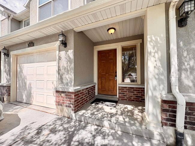 Building Photo - Updated 2-Bedroom Home in West Haven!