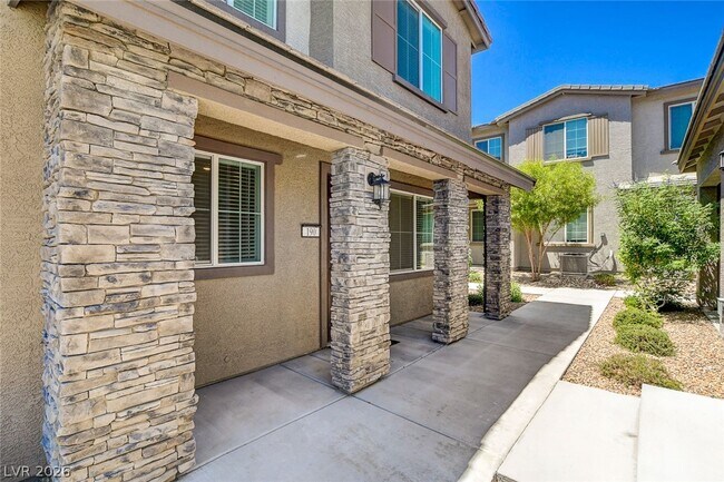 Foto del edificio - 5730 Sky Pointe Dr