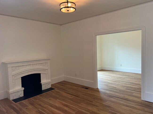 Foto del edificio - 708 N L St