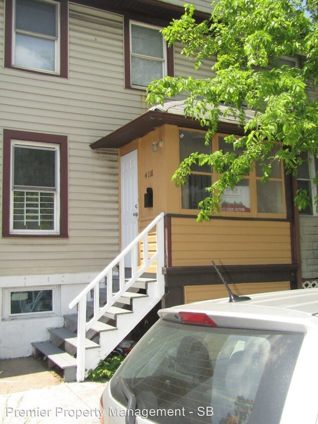 Primary Photo - 4118 Curtis Ave