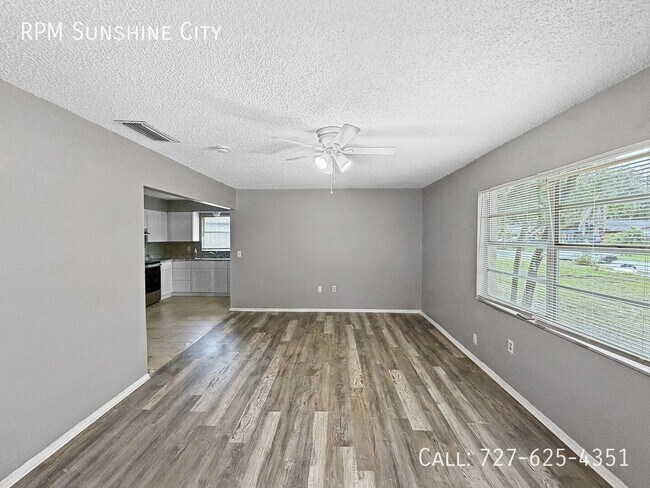 Building Photo - 3122 Green Acres Ave