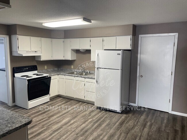 Foto del edificio - 212 W James St