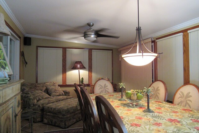 Foto del edificio - AVAILABLE NOW!! Furnished 2 bed/2 bath Home with Pool and on Canal