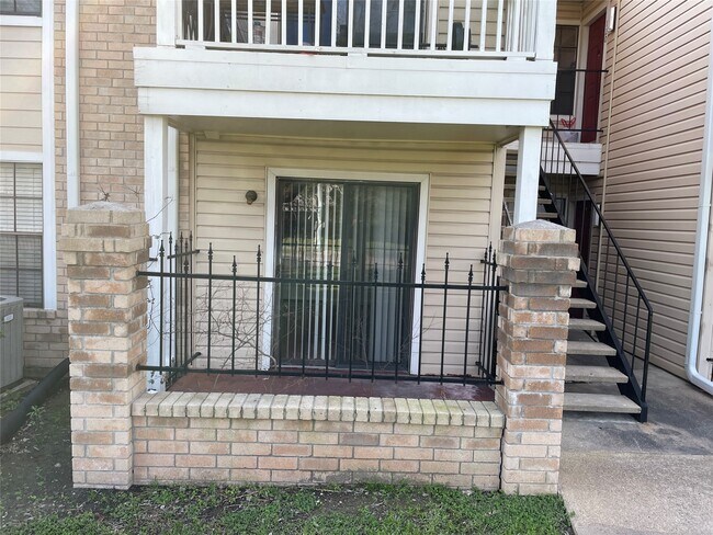 Foto del edificio - 2750 Holly Hall St