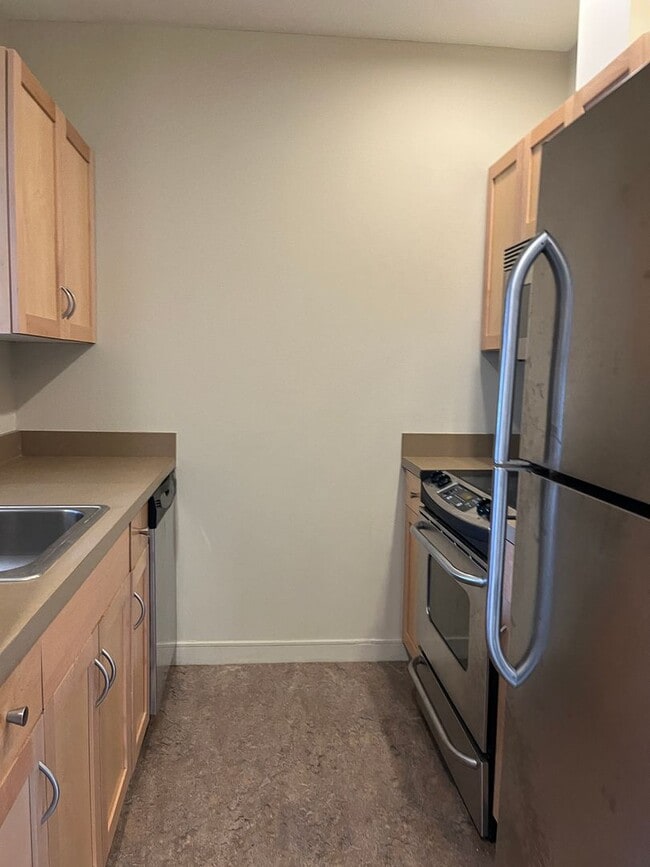 Interior Photo - Gateway Commons