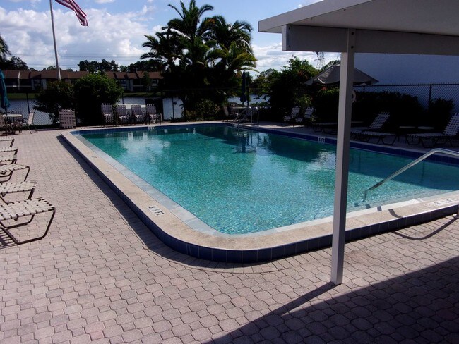 Foto del edificio - 256 Cypress Lane