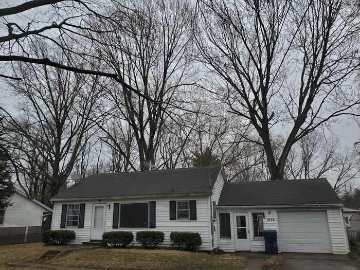 Foto principal - 2 Bedroom House w/1 Car Attached Garage