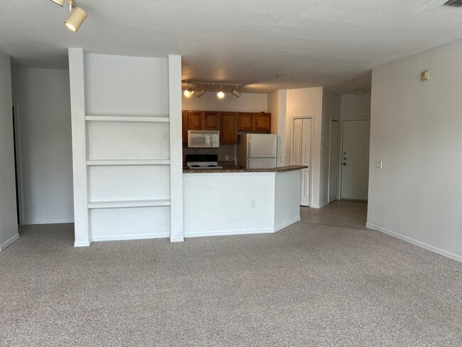 Building Photo - Spacious 3 Bed 2 Bath Unit For Rent in Orl...
