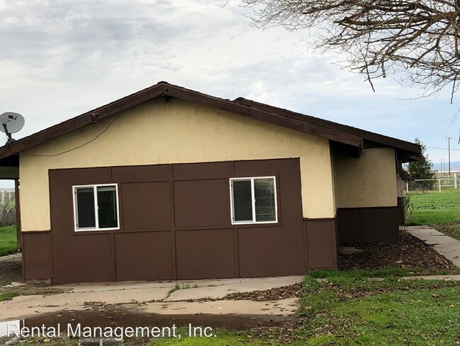 Building Photo - 3 br, 2 bath House - 231 S. Miller Road