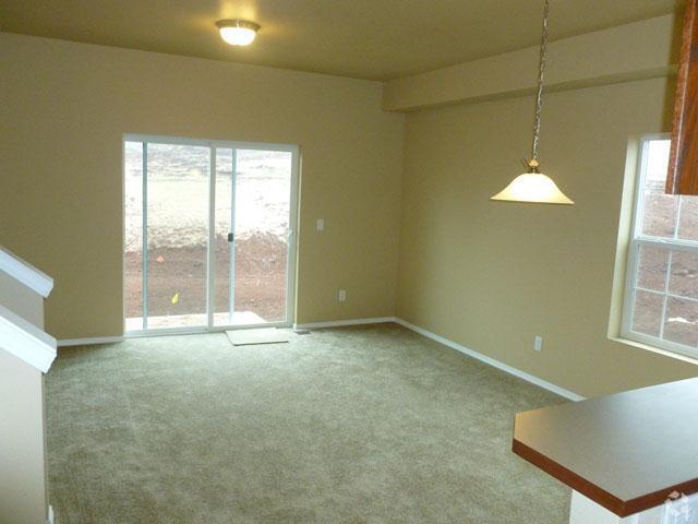 Living Room - Reed Townhomes