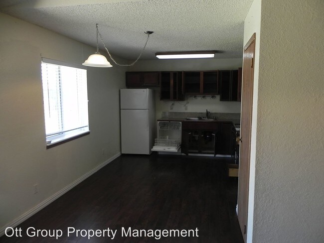Building Photo - 3 br, 2 bath House - 2014 Dusk Dr