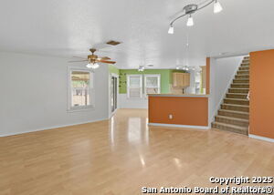 Foto del edificio - 3223 Crested Creek Dr