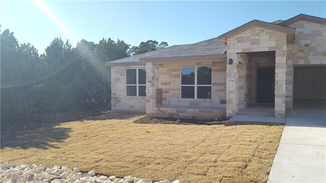 Building Photo - 1704 Omaha Dr