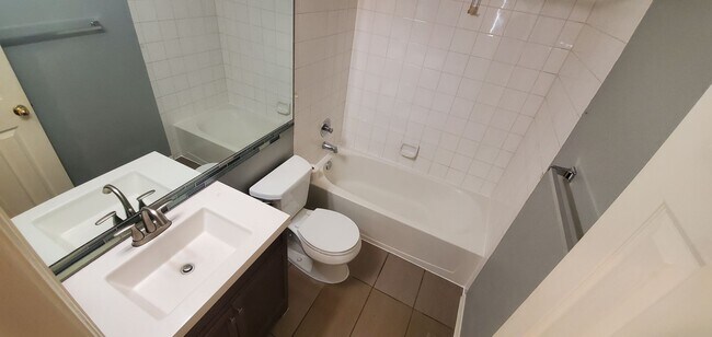 Building Photo - 2ND MONTH FREE FOR LEASE STARTING OCT 16!!