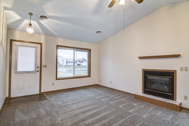 Building Photo - 13127 39th Ave N