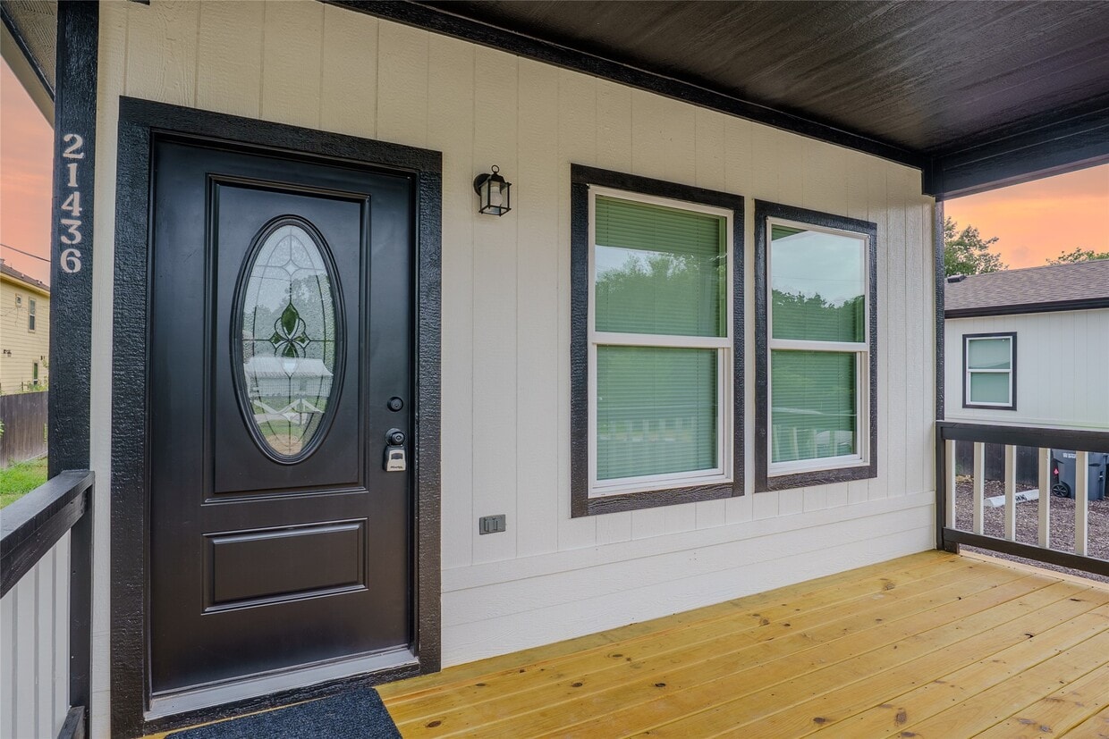 Primary Photo - 21436 Punkin St