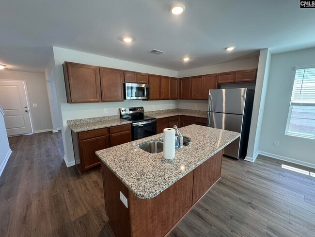 Building Photo - 3042 Hallsdale Dr